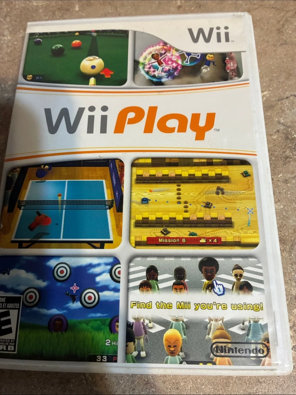 Nintendo WiiPlay Game Disc, Case & Manual - White/Orange Accents